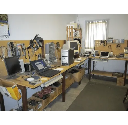 THE PC DOCTOR:  COMPUTER SERVICE CENTER